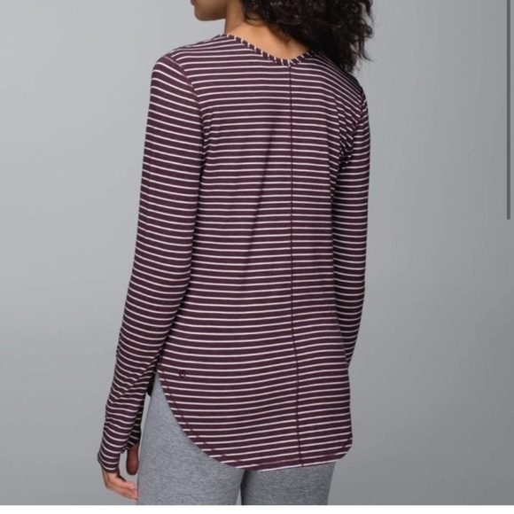 LULULEMON Yogini 5 Year Long Sleeve Tee Bordeaux Drama Stripe Sz 8
A197 - Picture 2 of 7
